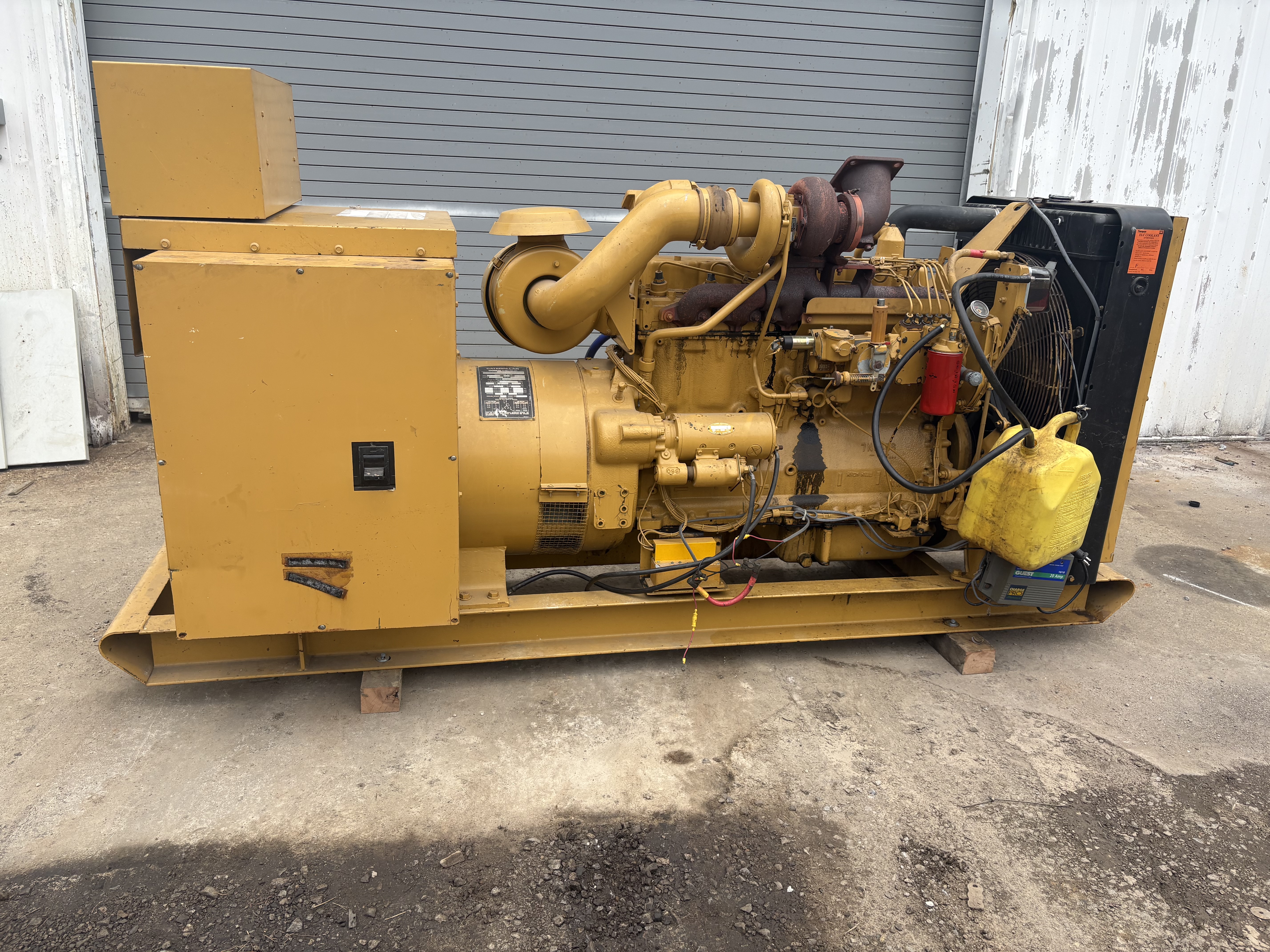 Caterpillar Deisel Generator Set 155KW 240/480V 194KVA